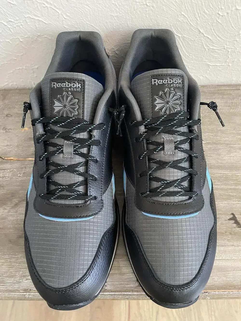 Reebok Classic Mens 15 Low Athletic Sneakers Gray Black Blue Leather & Nylon EUC
